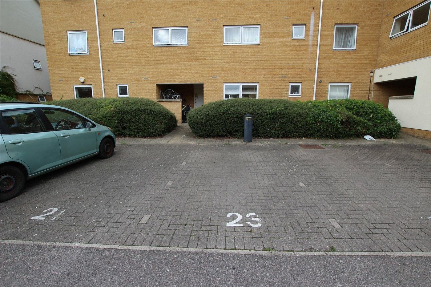 2 bedroom property for sale in London | Robinson Jackson