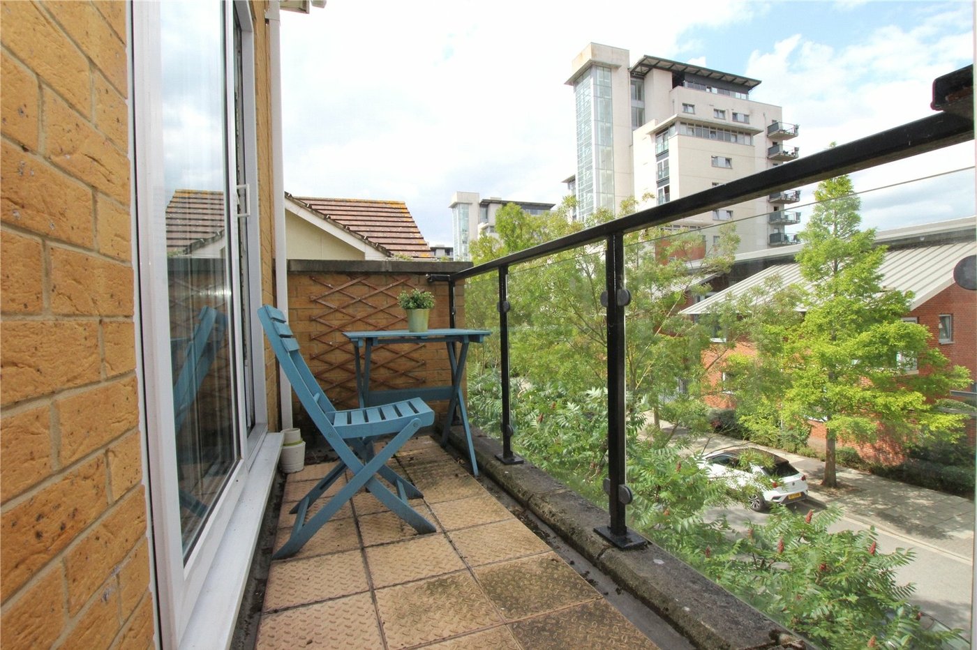 2 bedroom property for sale in London | Robinson Jackson