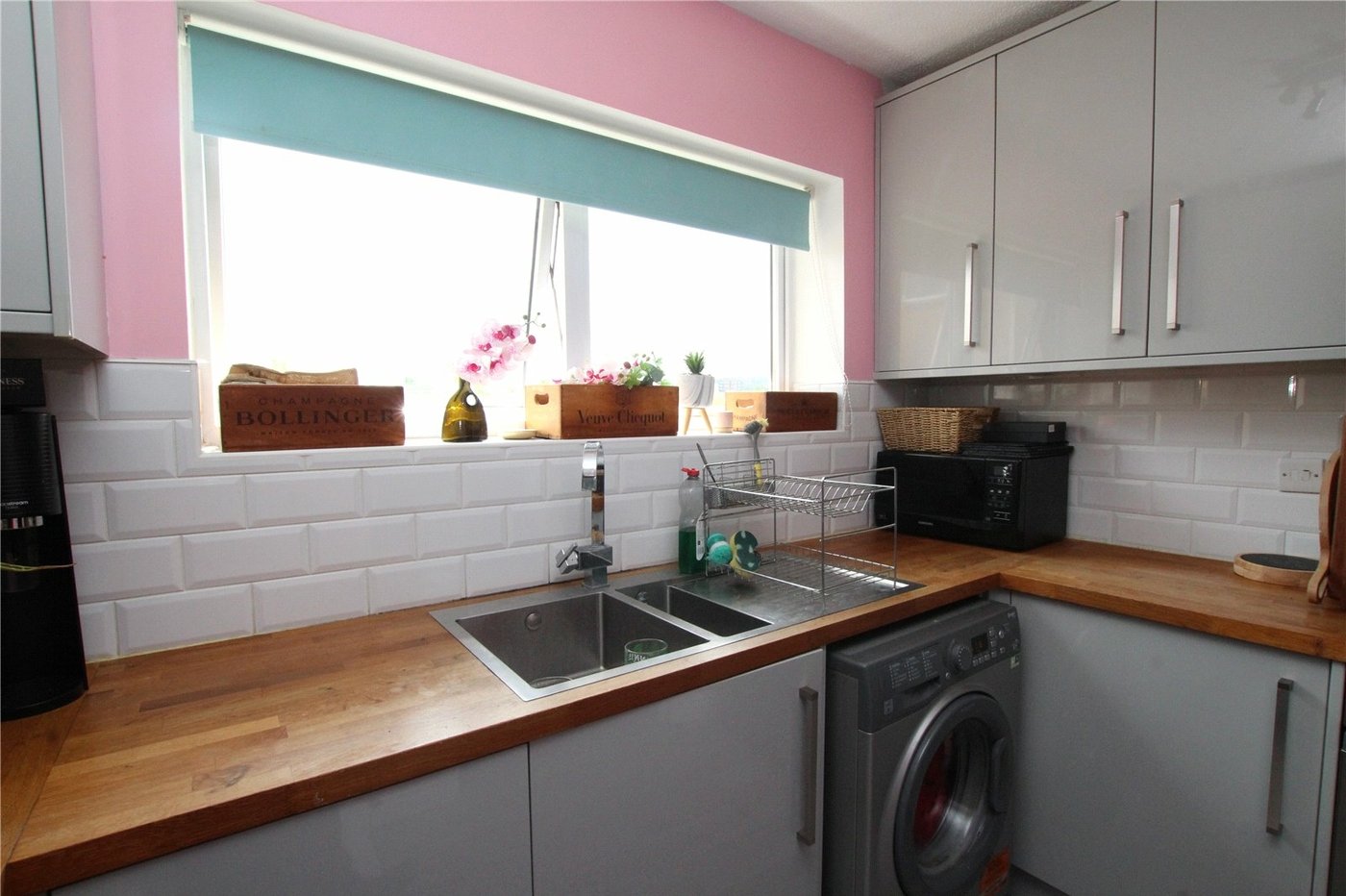 2 bedroom property for sale in London | Robinson Jackson
