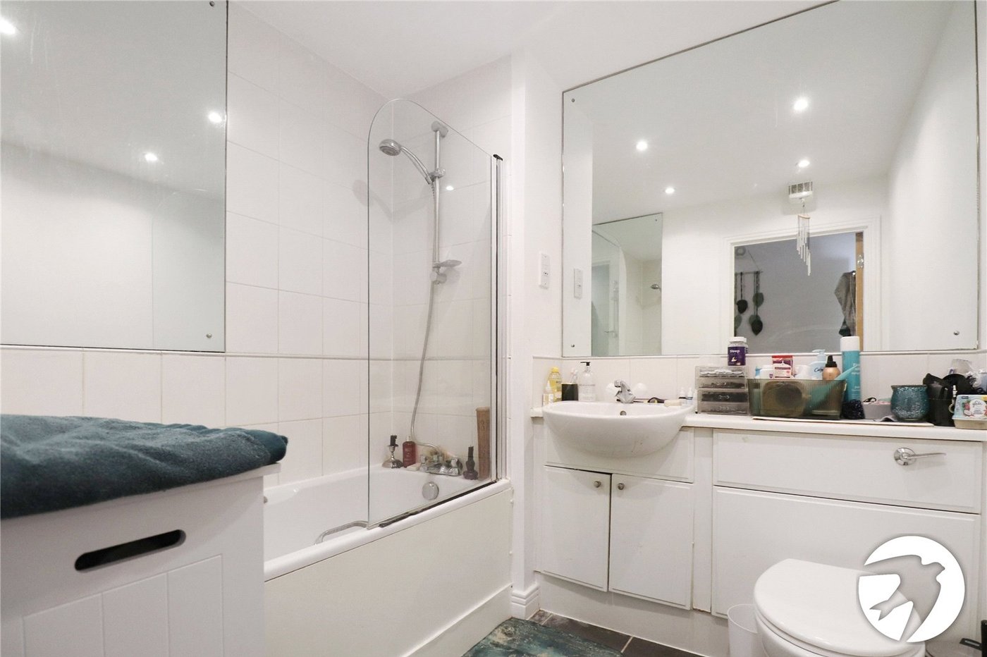 2 bedroom property for sale in London | Robinson Jackson