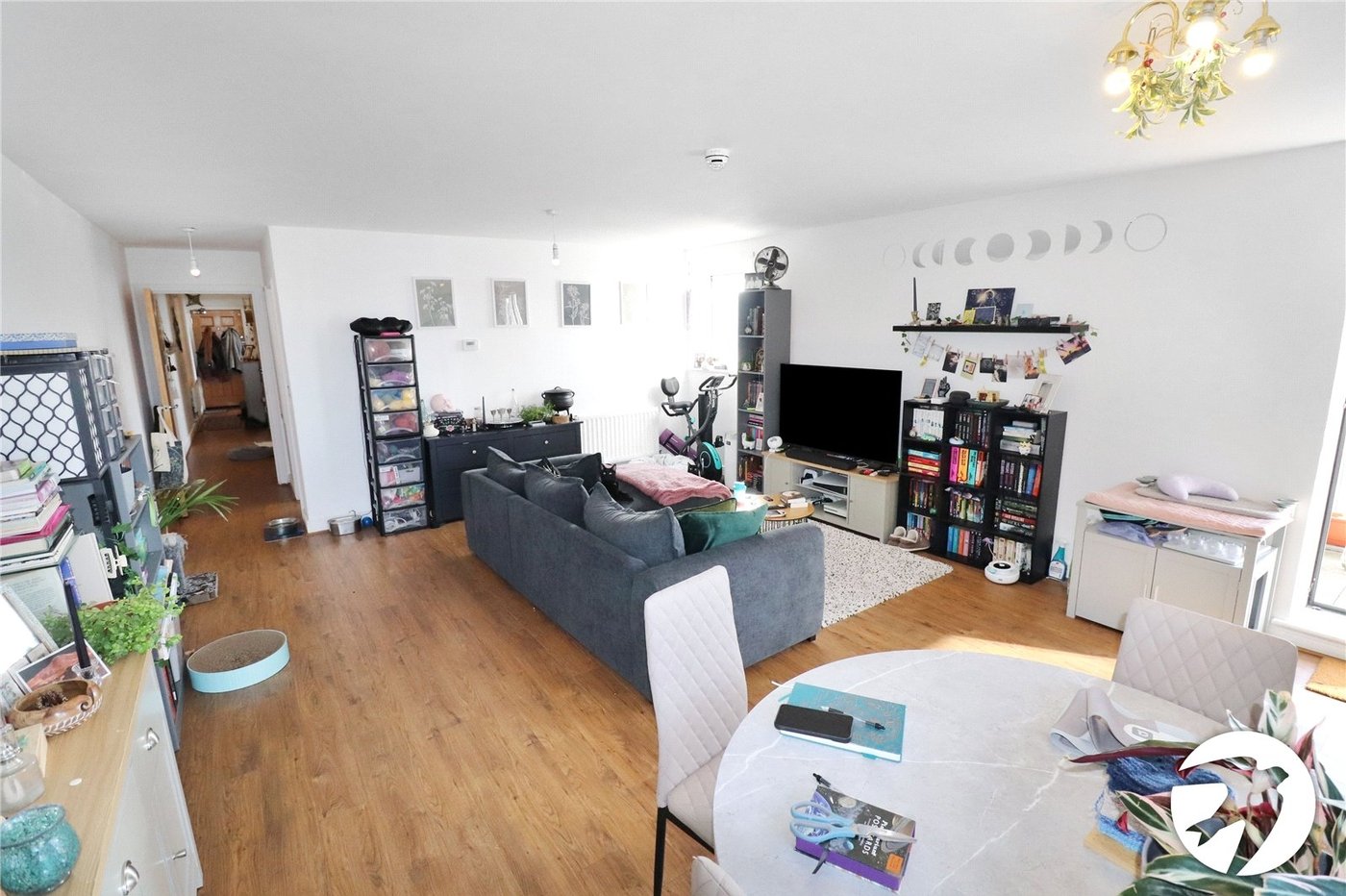 2 bedroom property for sale in London | Robinson Jackson