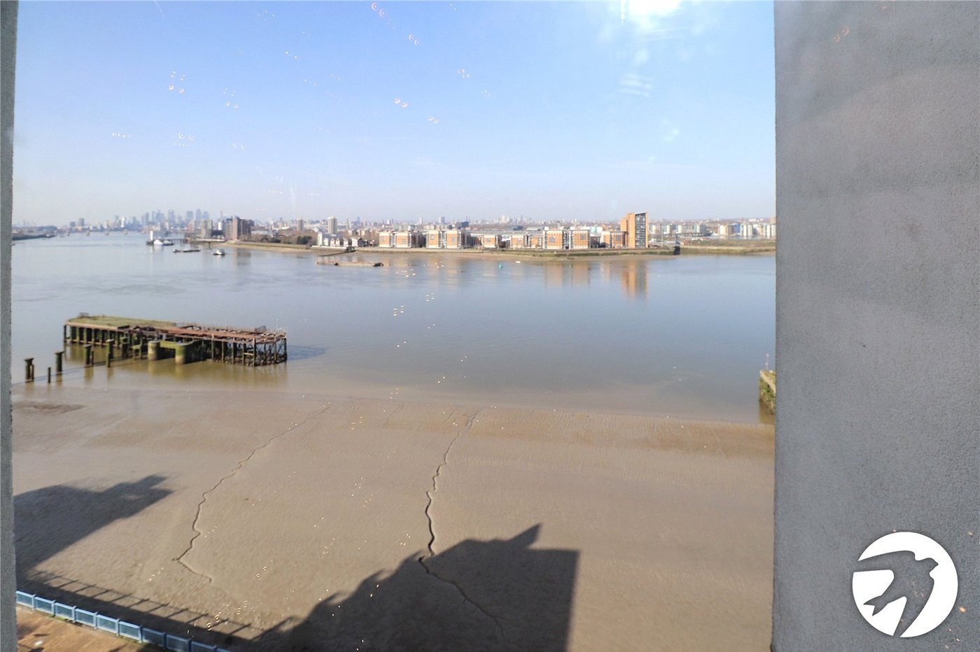 2 bedroom property for sale in London | Robinson Jackson