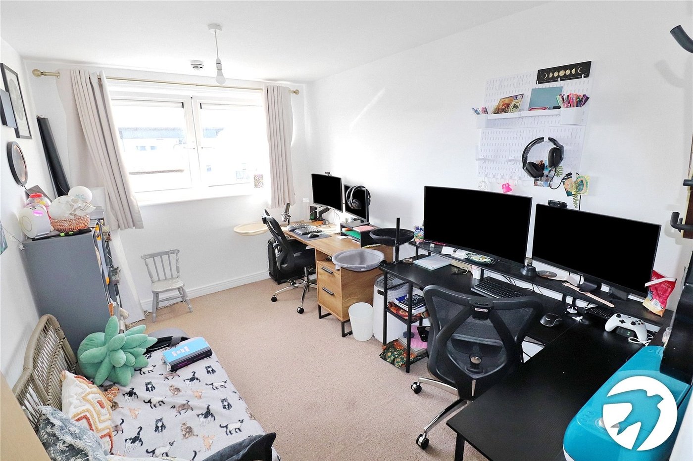 2 bedroom property for sale in London | Robinson Jackson