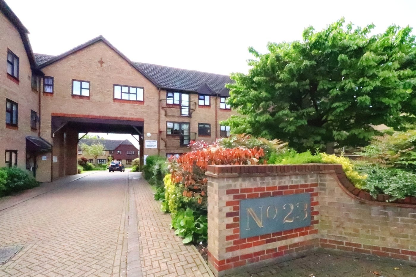 2 bedroom property for sale in Belvedere | Robinson Jackson