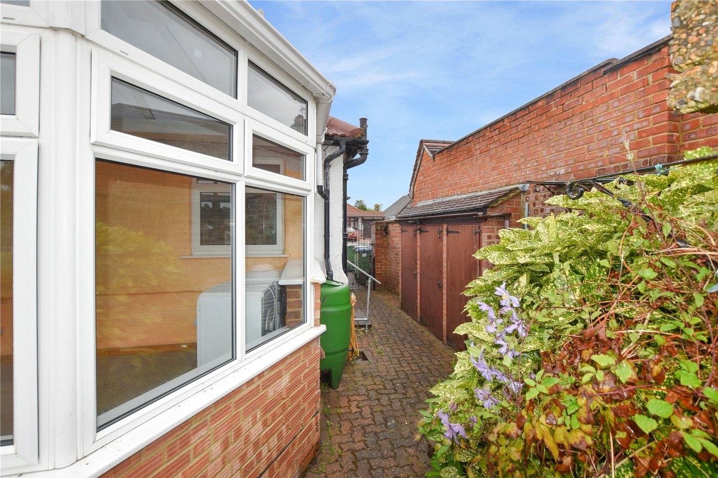 2 bedroom bungalow for sale in Bexleyheath | Robinson Jackson