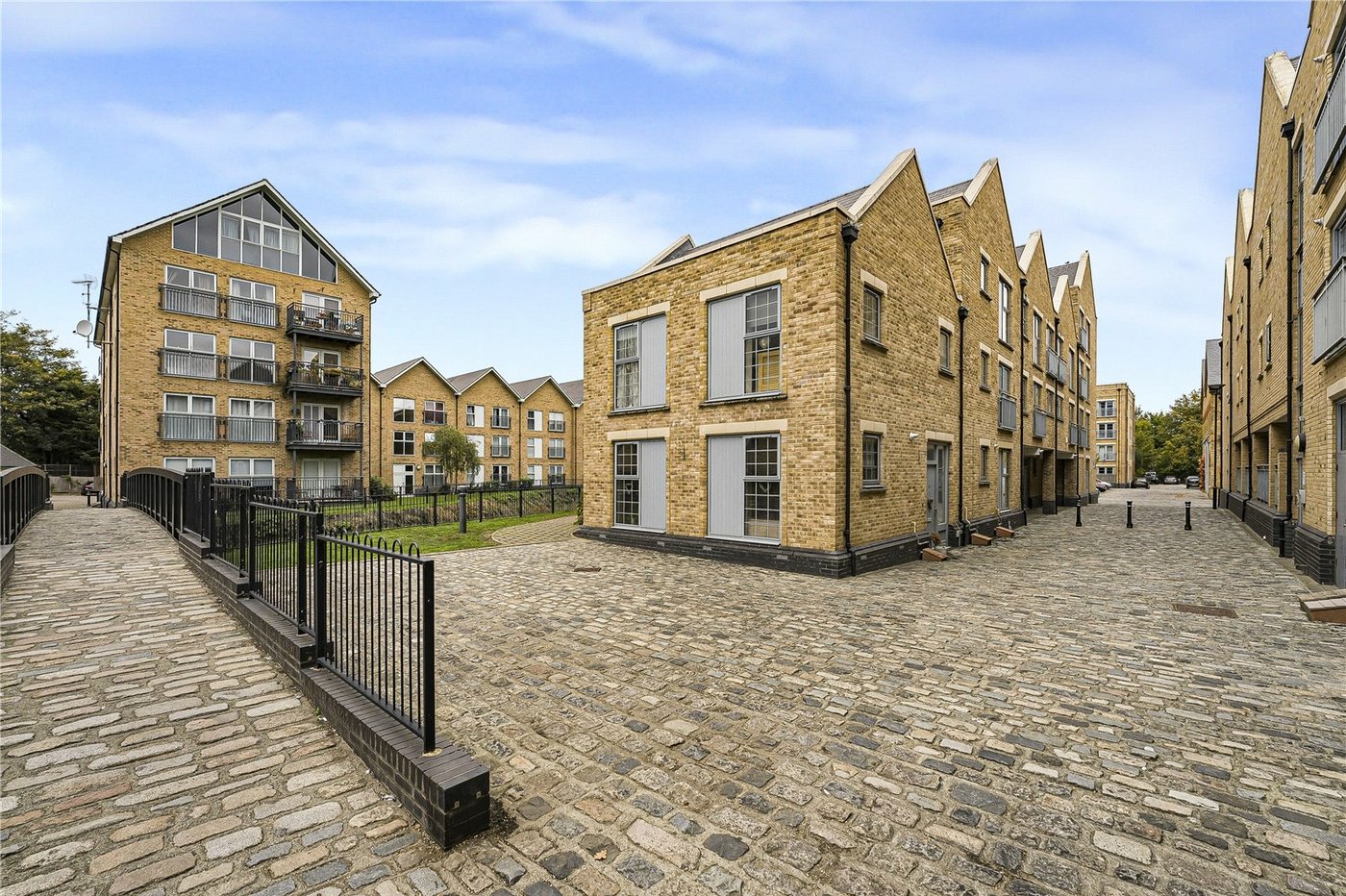 2 bedroom property for sale in South Darenth | Robinson Jackson