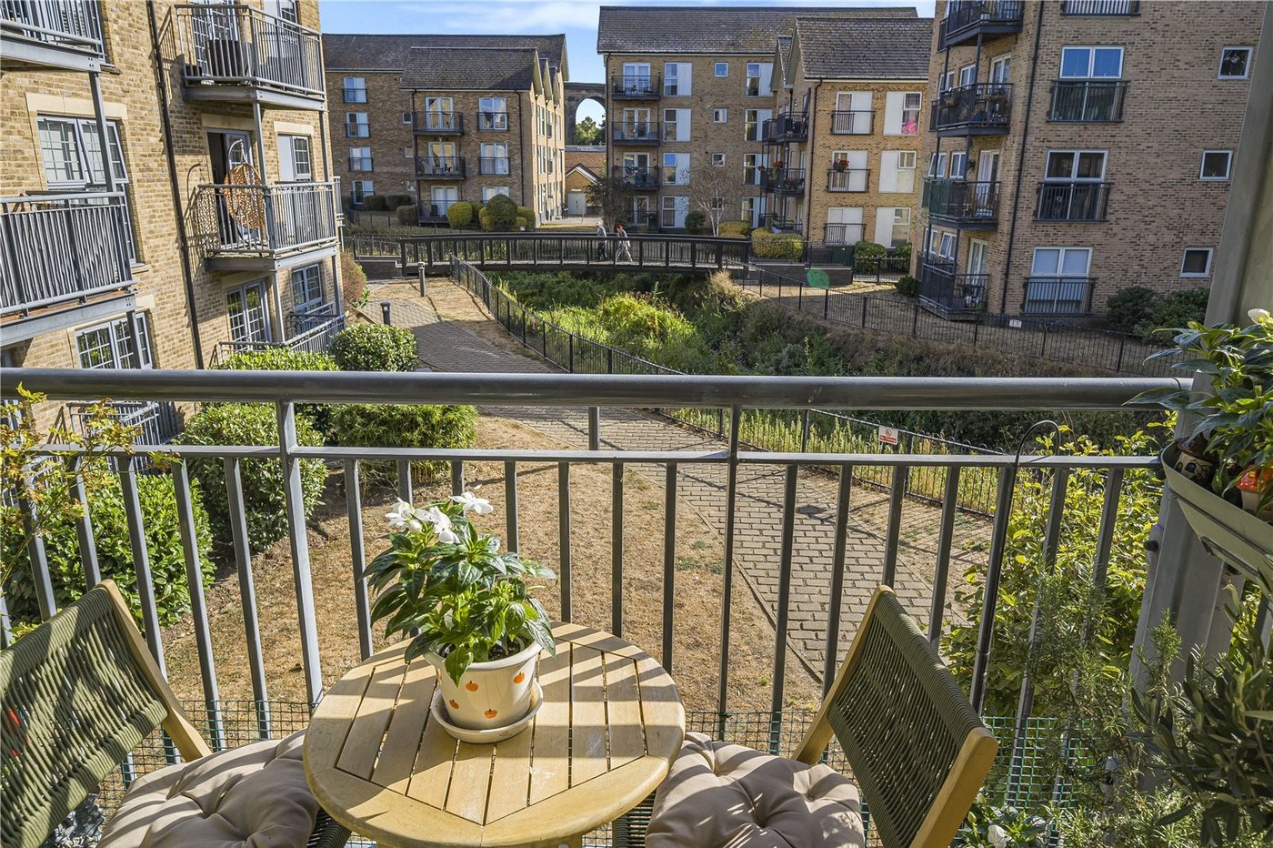 2 bedroom property for sale in South Darenth | Robinson Jackson