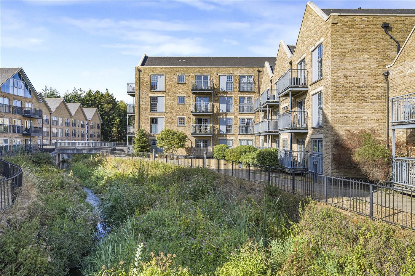2 bedroom property for sale in South Darenth | Robinson Jackson