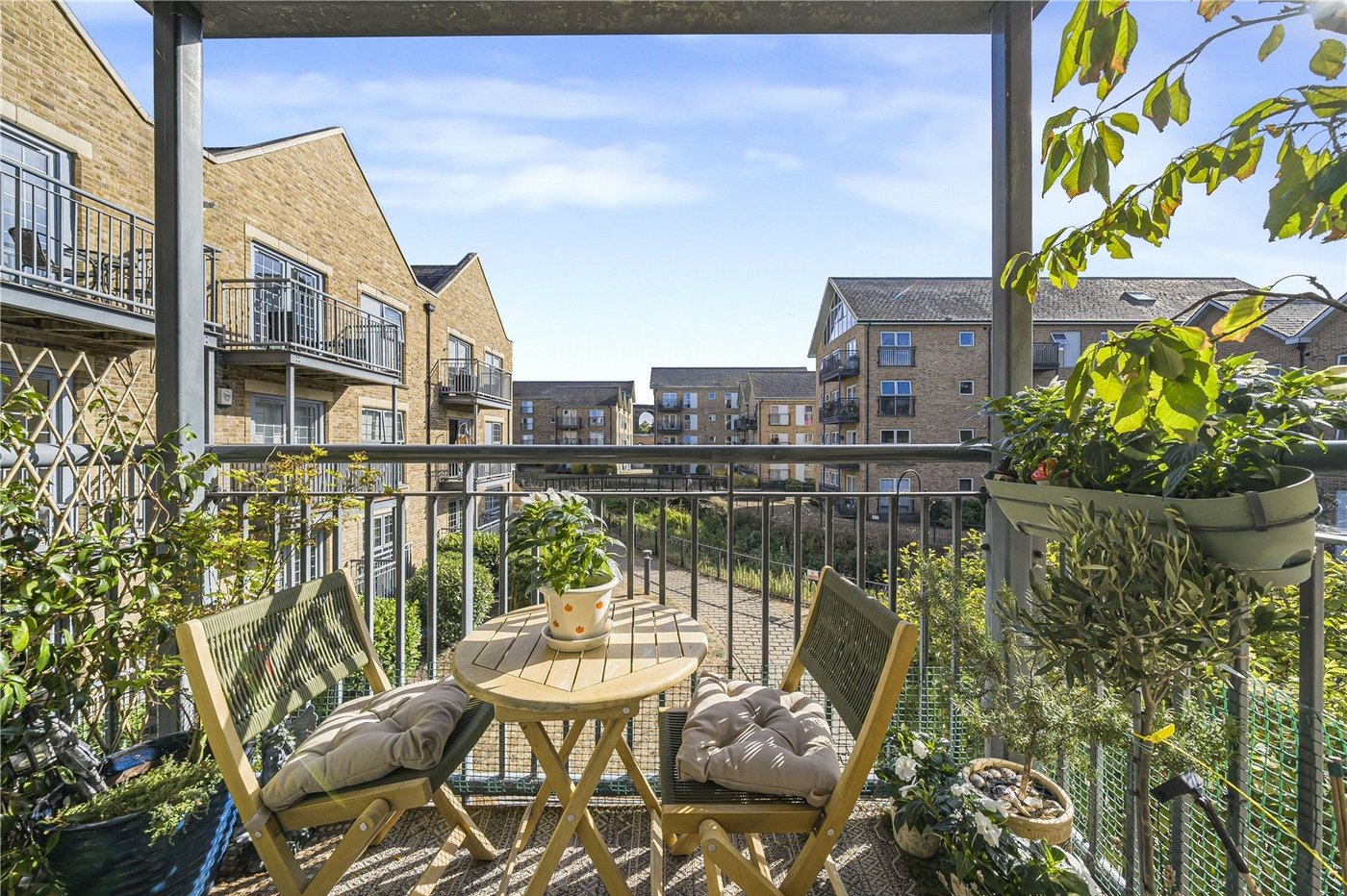 2 bedroom property for sale in South Darenth | Robinson Jackson