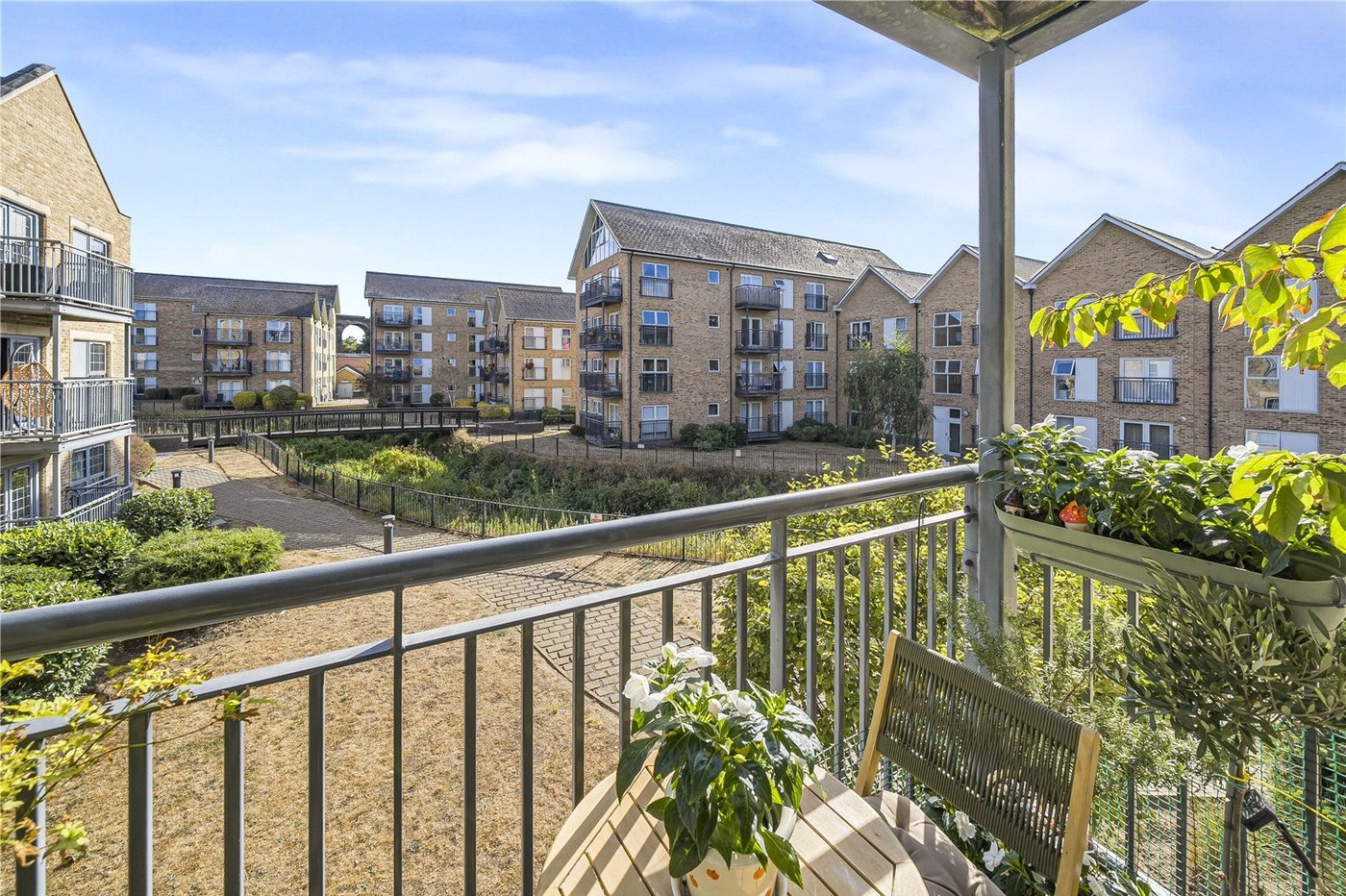 2 bedroom property for sale in South Darenth | Robinson Jackson