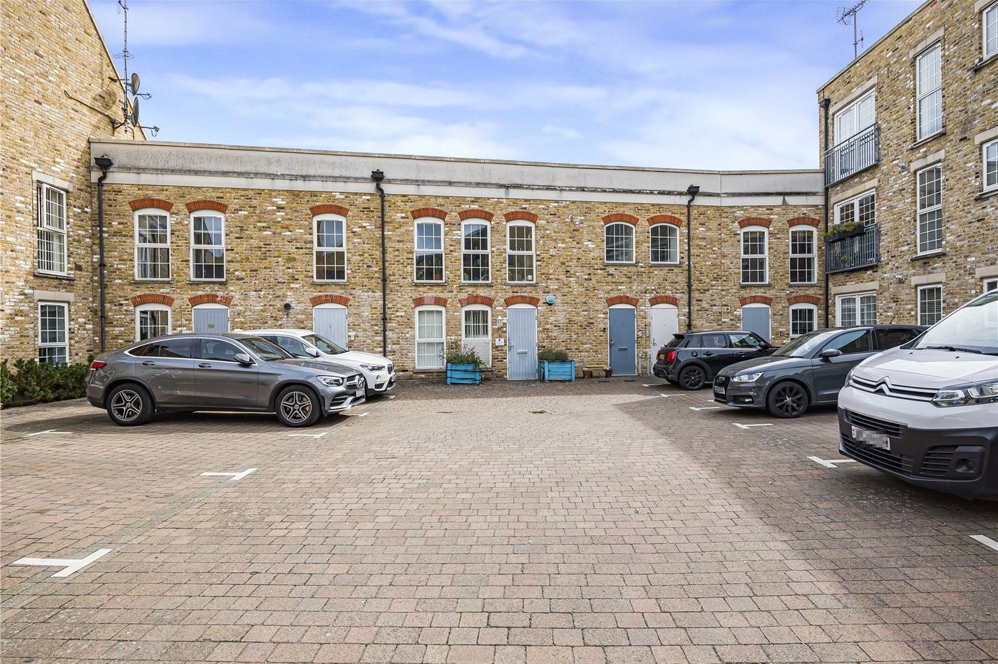 2 bedroom property for sale in South Darenth | Robinson Jackson