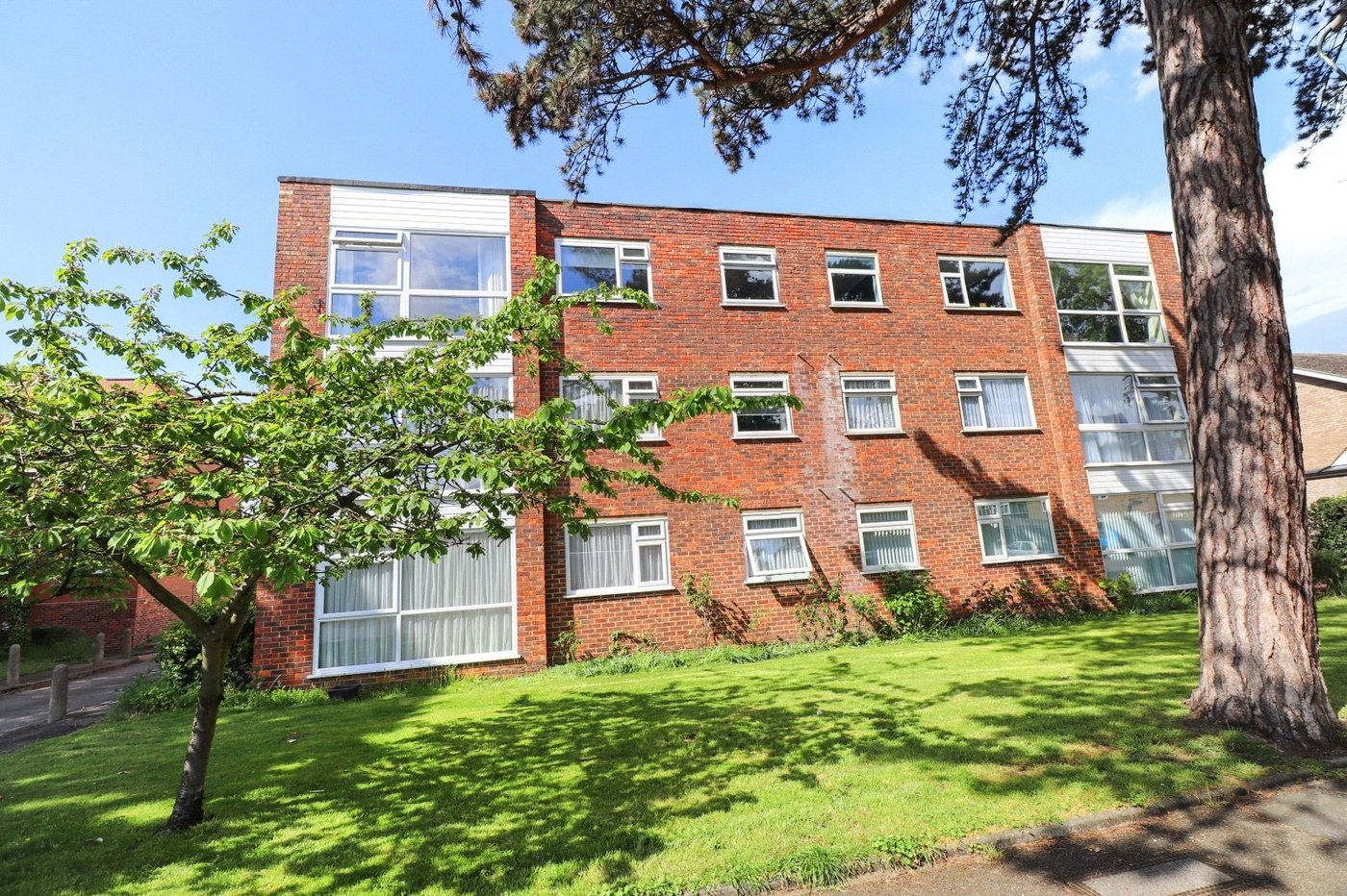 2 bedroom property for sale in Belvedere | Robinson Jackson