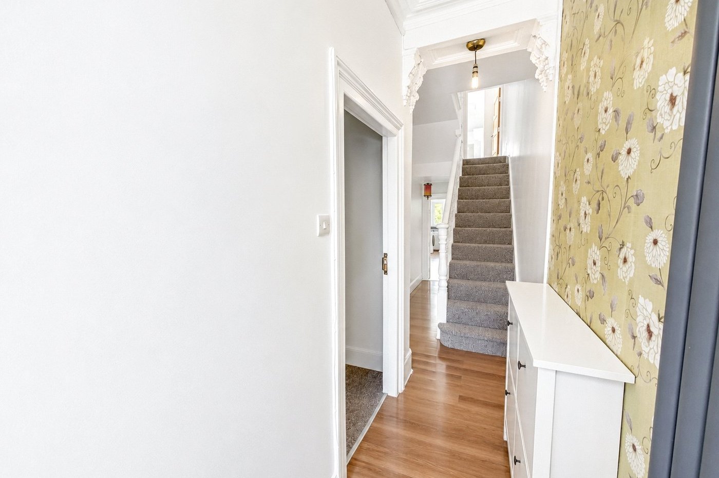 3 bedroom house for sale in London | Robinson Jackson
