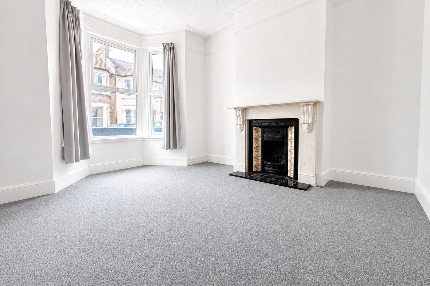 3 bedroom house for sale in London | Robinson Jackson
