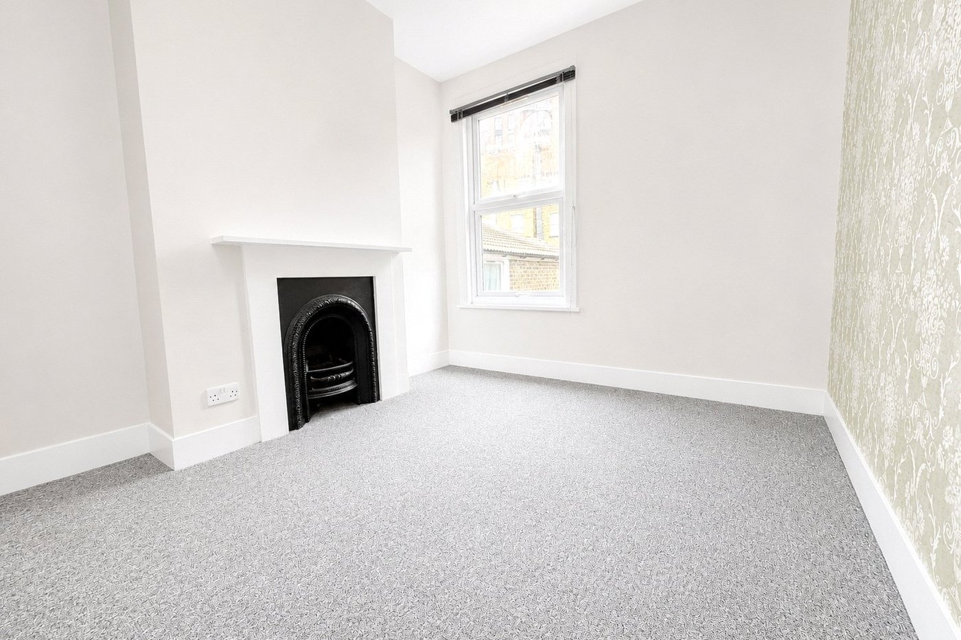 3 bedroom house for sale in London | Robinson Jackson