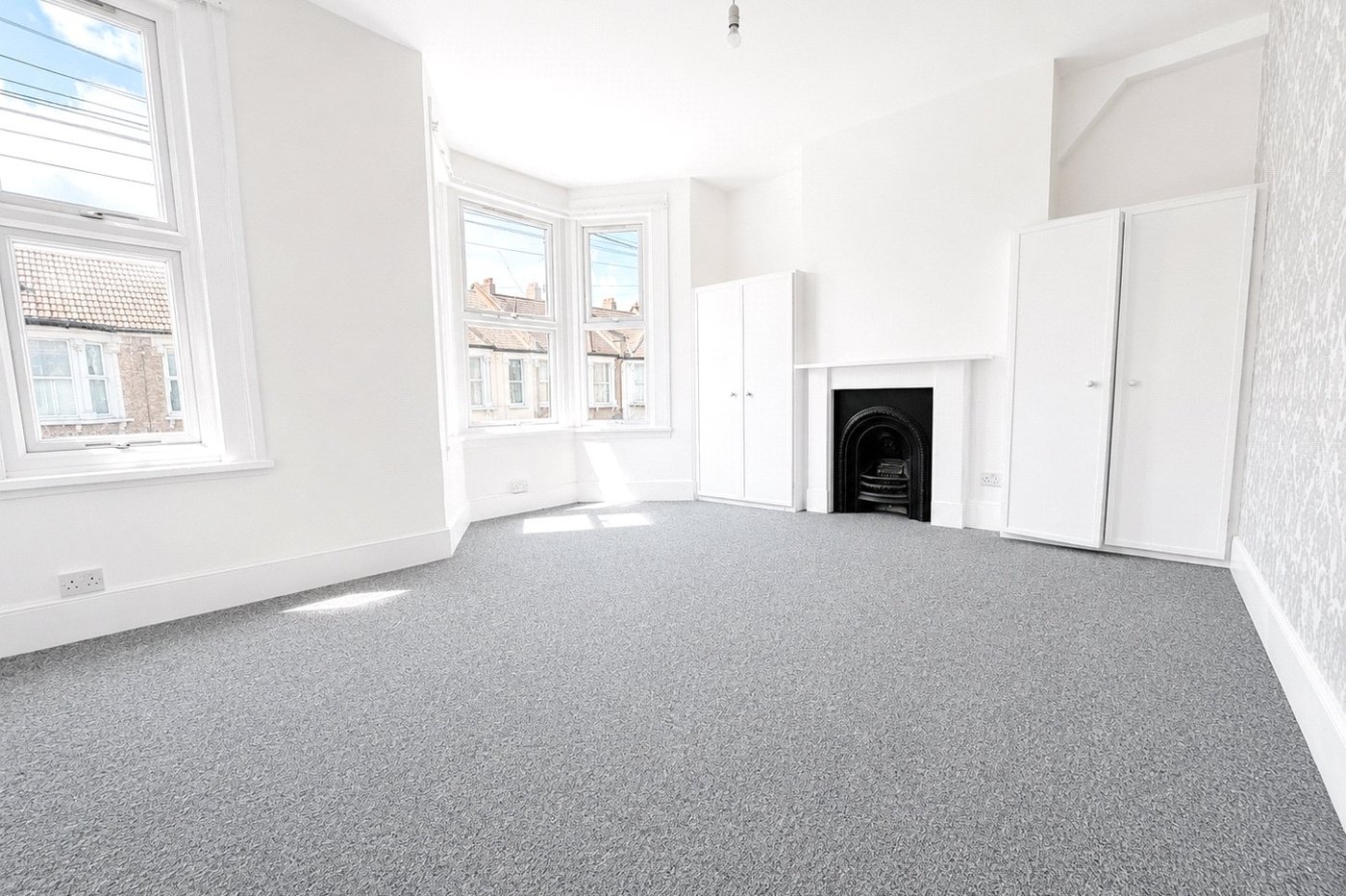 3 bedroom house for sale in London | Robinson Jackson
