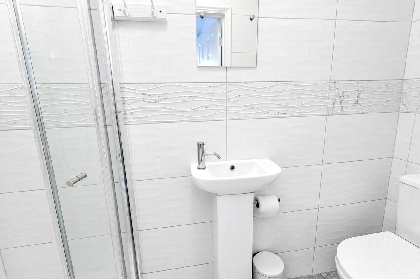 3 bedroom house for sale in London | Robinson Jackson