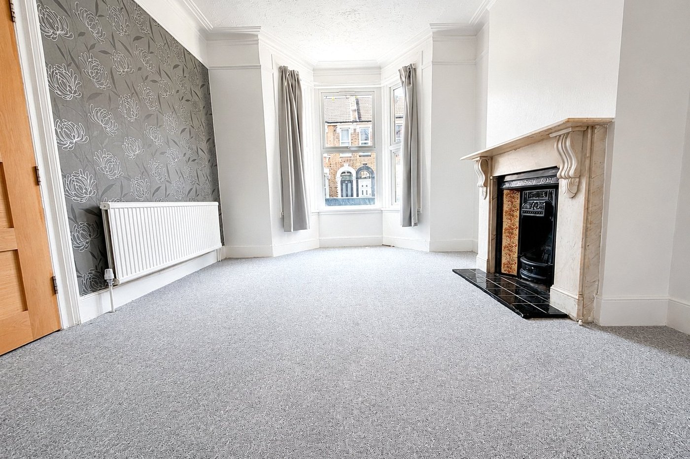 3 bedroom house for sale in London | Robinson Jackson