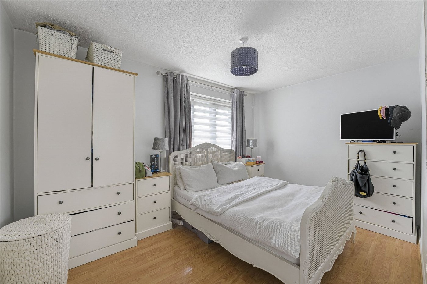 2 bedroom house for sale in Greenhithe | Robinson Jackson