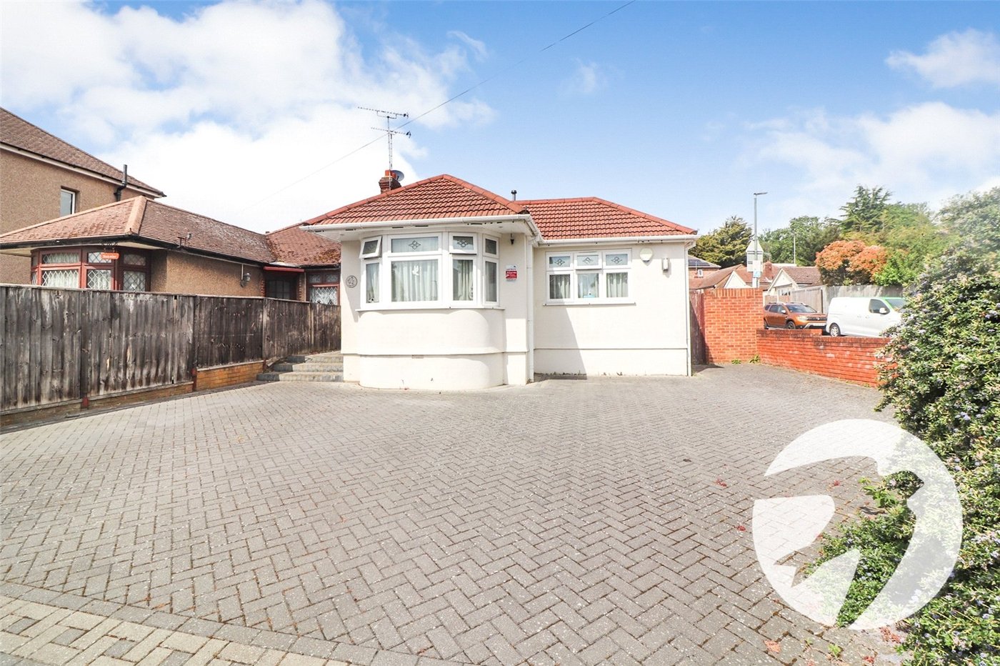 3 bedroom bungalow for sale in Bexleyheath | Robinson Jackson