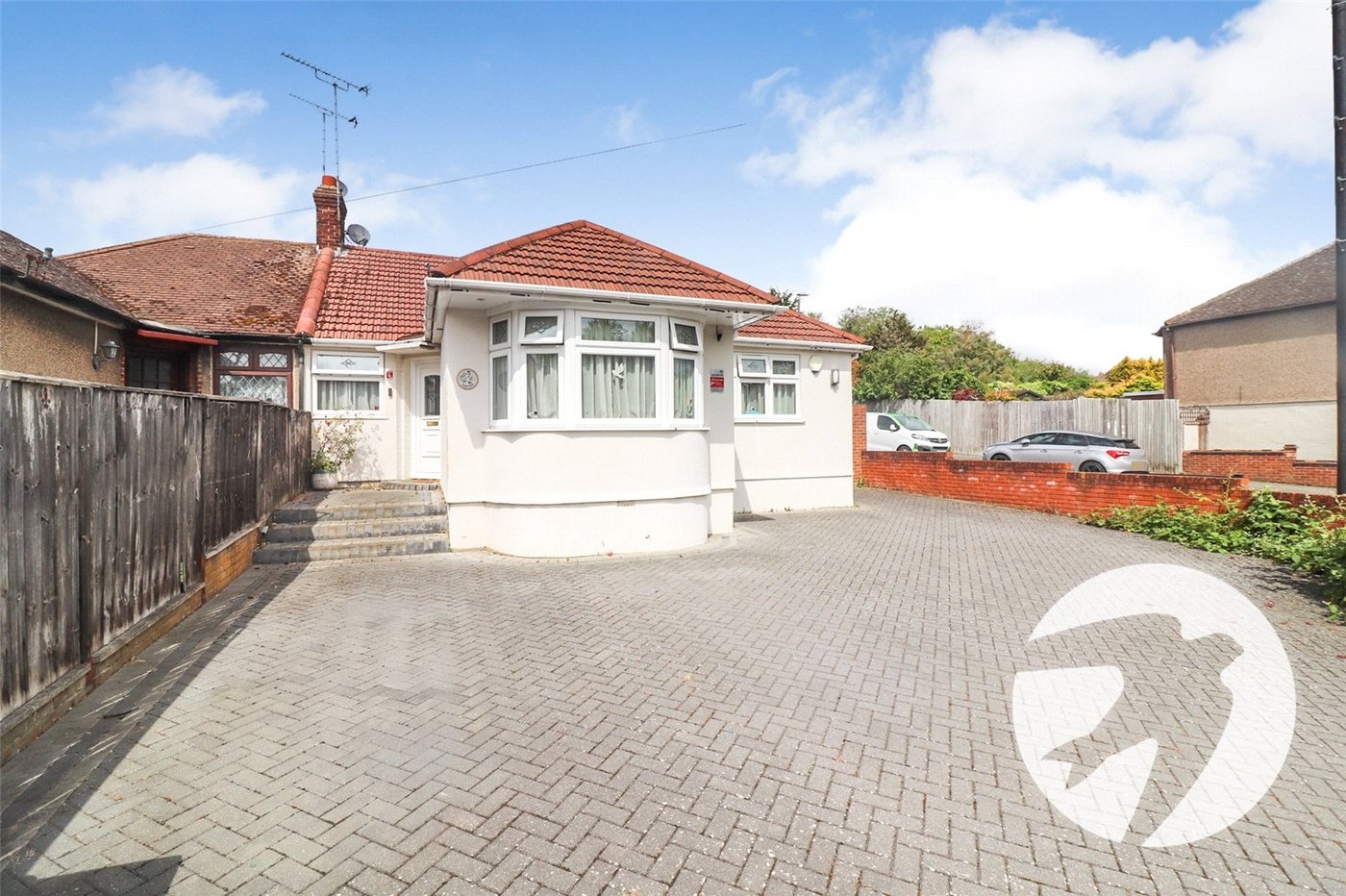 3 bedroom bungalow for sale in Bexleyheath | Robinson Jackson