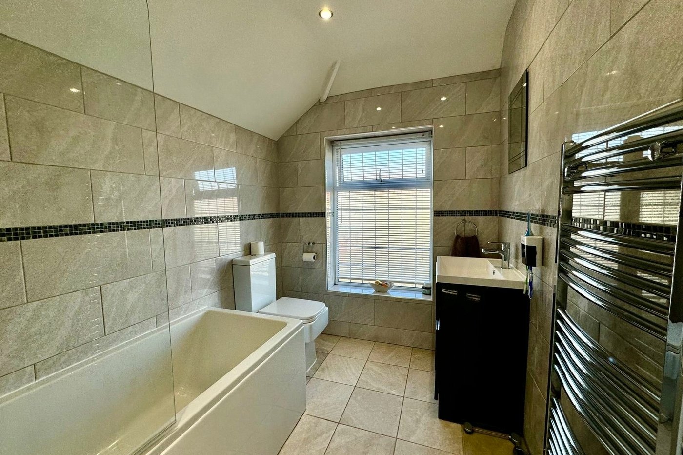 3 bedroom house for sale in Welling | Robinson Jackson