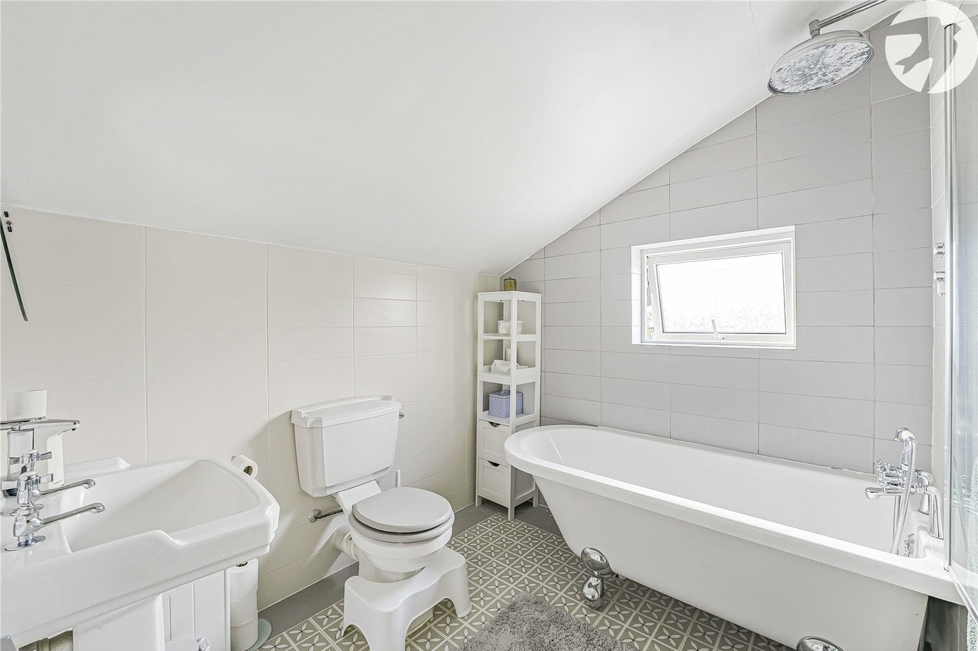 2 bedroom house for sale in Greenhithe | Robinson Jackson