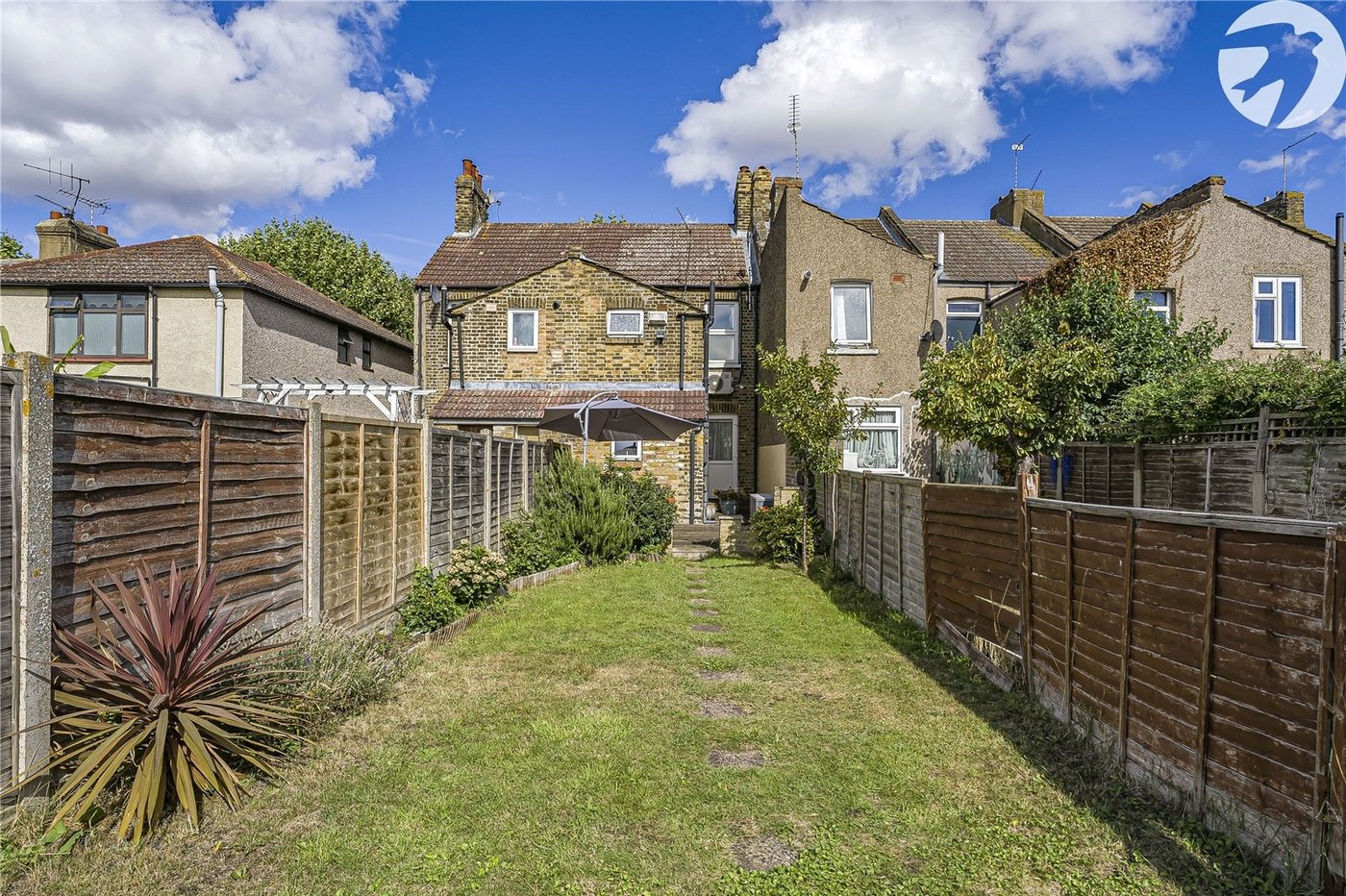 2 bedroom house for sale in Greenhithe | Robinson Jackson