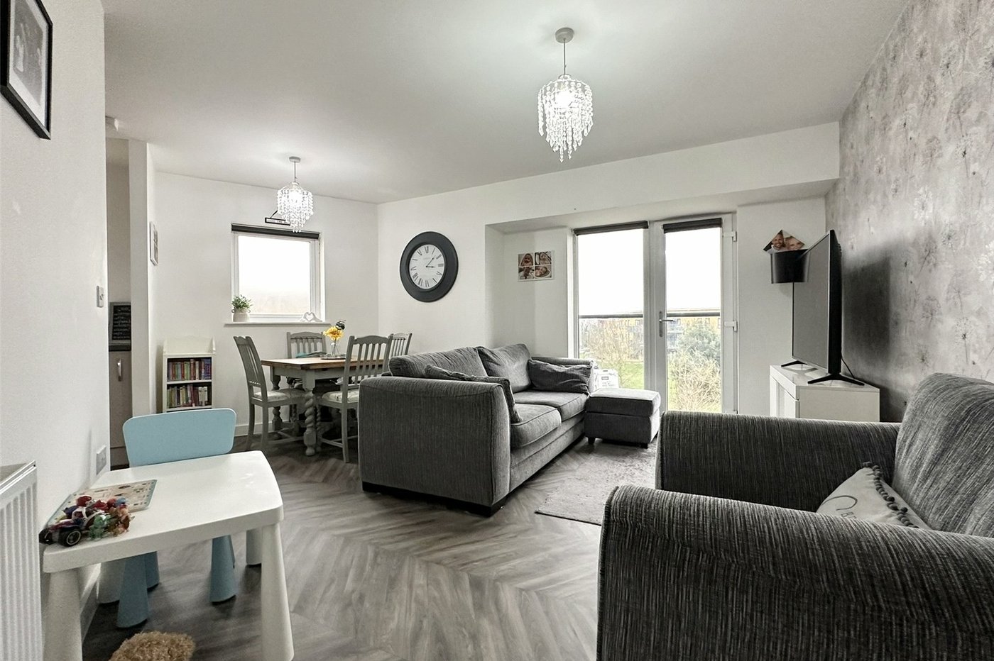 2 bedroom property for sale in Greenhithe | Robinson Jackson