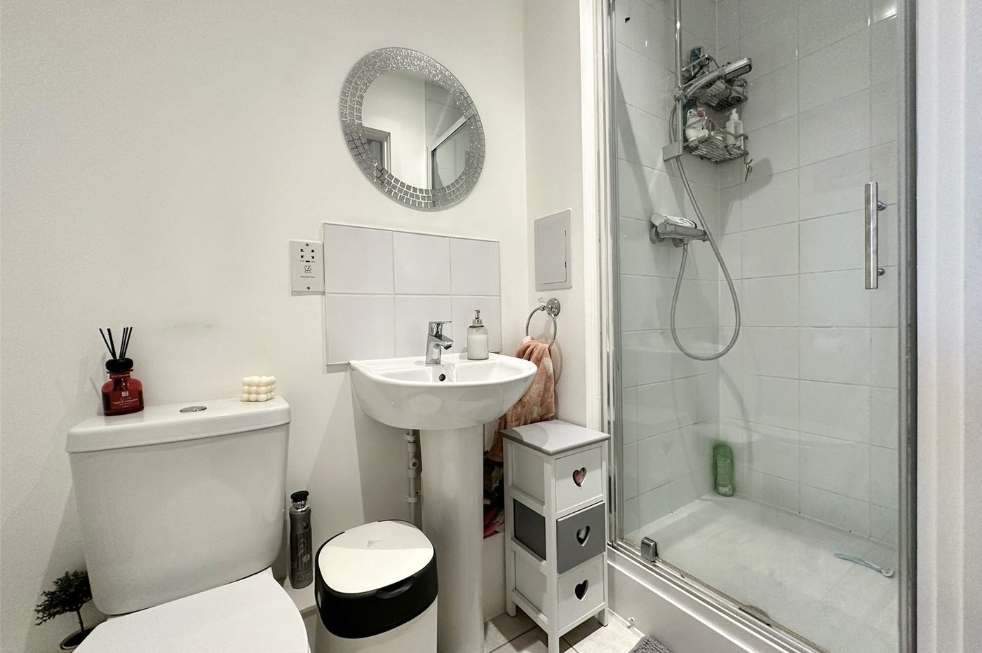 2 bedroom property for sale in Greenhithe | Robinson Jackson