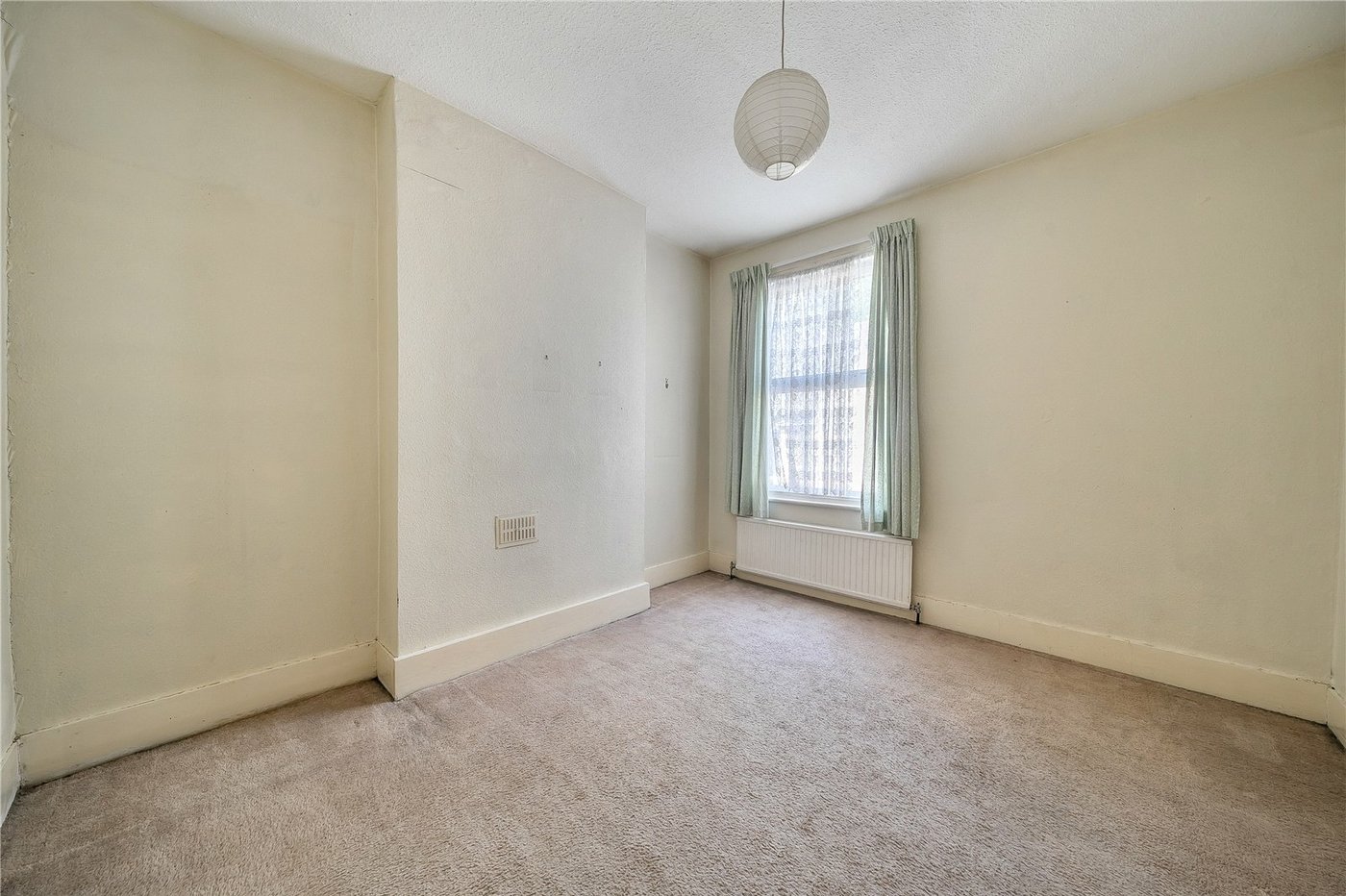 3 bedroom house for sale in London | Robinson Jackson