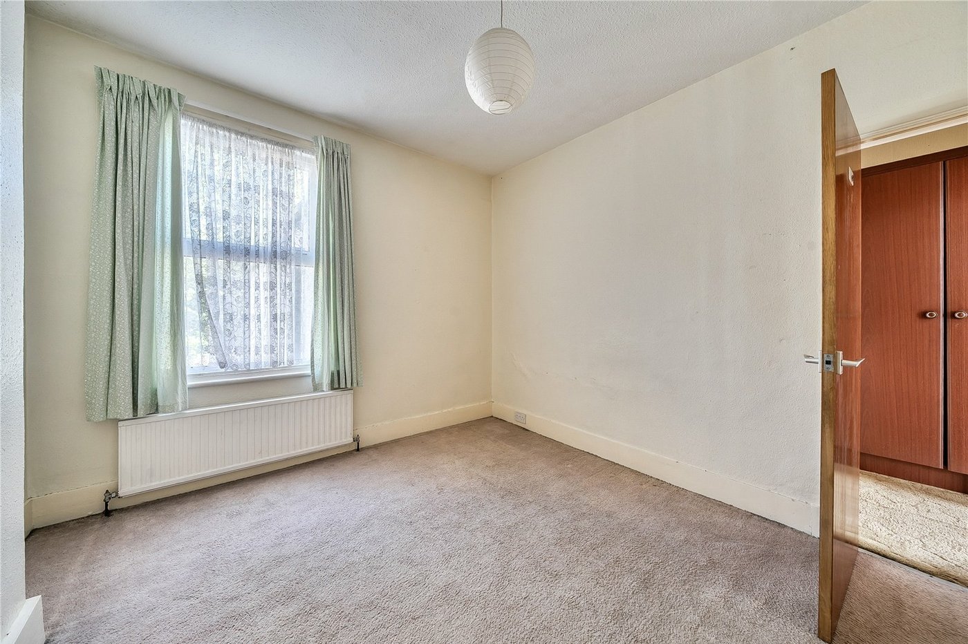 3 bedroom house for sale in London | Robinson Jackson