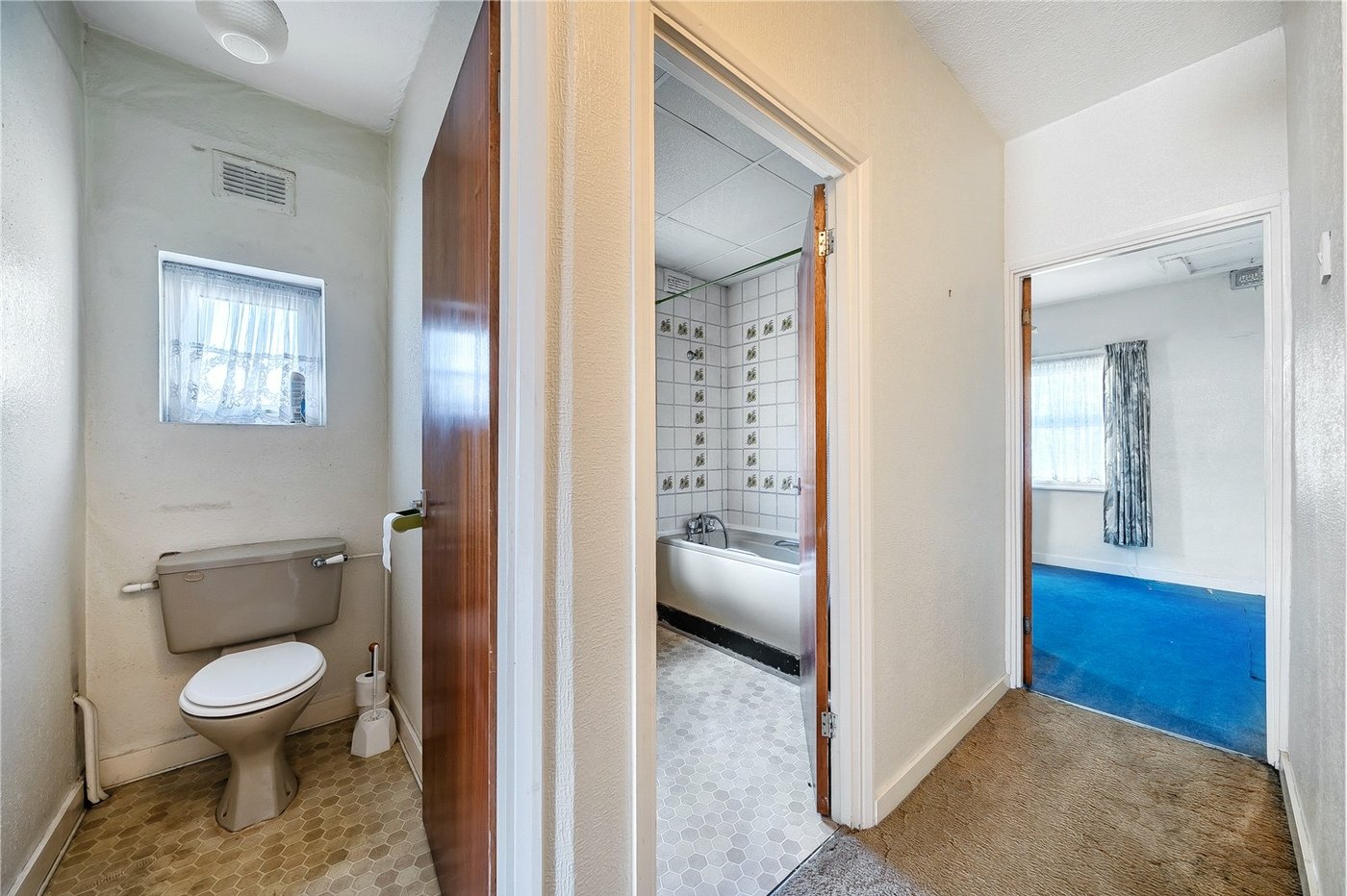 3 bedroom house for sale in London | Robinson Jackson