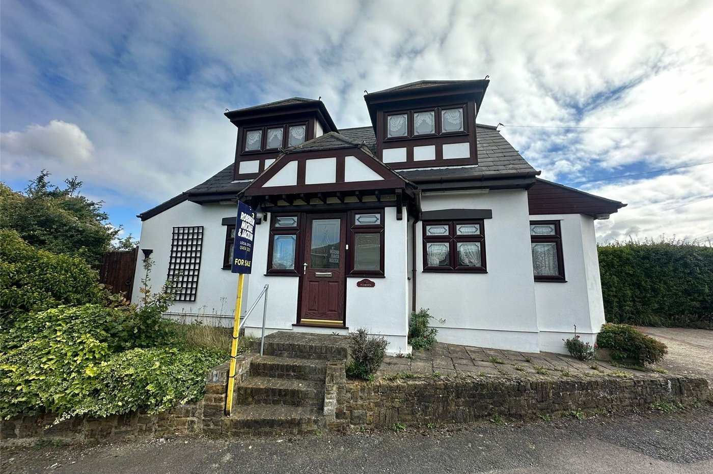 3 bedroom house for sale in Old Watling Street | Robinson Michael & Jackson