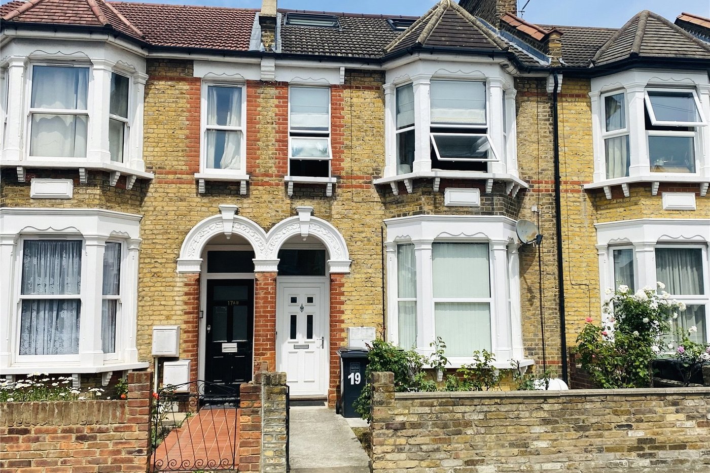 2 bedroom property for sale in Catford | Robinson Jackson