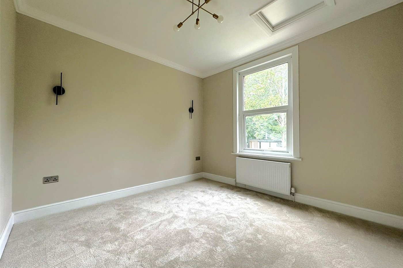 2 bedroom property for sale in London | Robinson Jackson