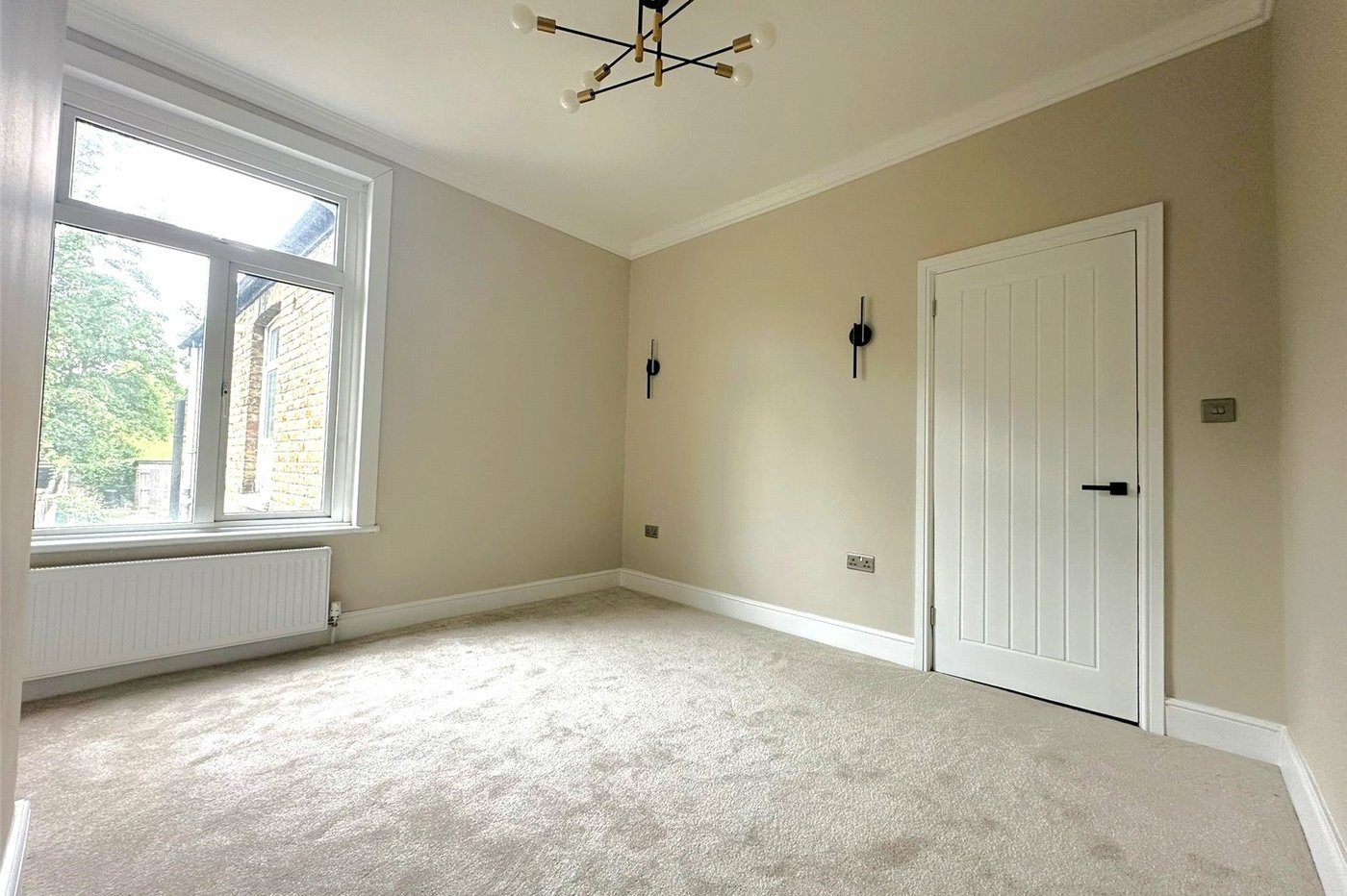 2 bedroom property for sale in London | Robinson Jackson