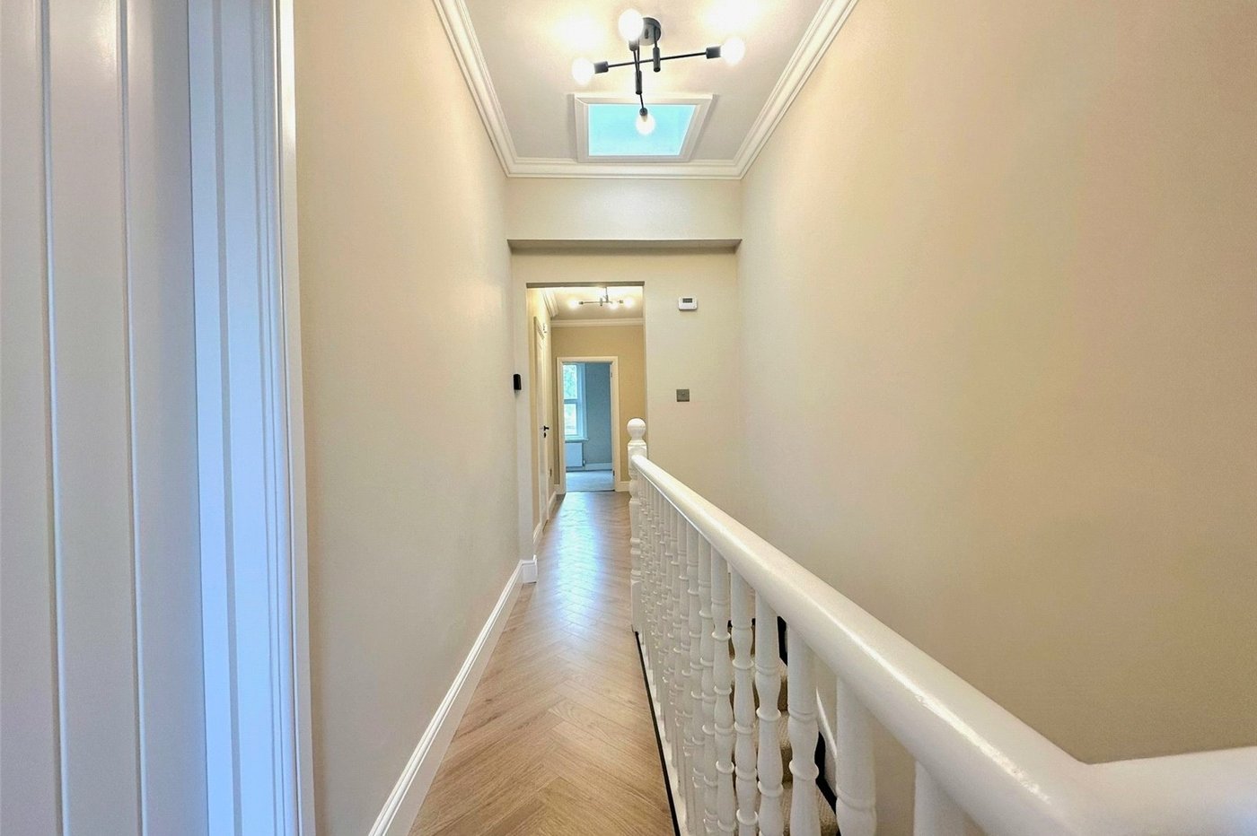 2 bedroom property for sale in London | Robinson Jackson