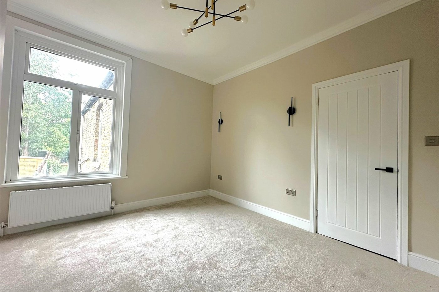 2 bedroom property for sale in London | Robinson Jackson