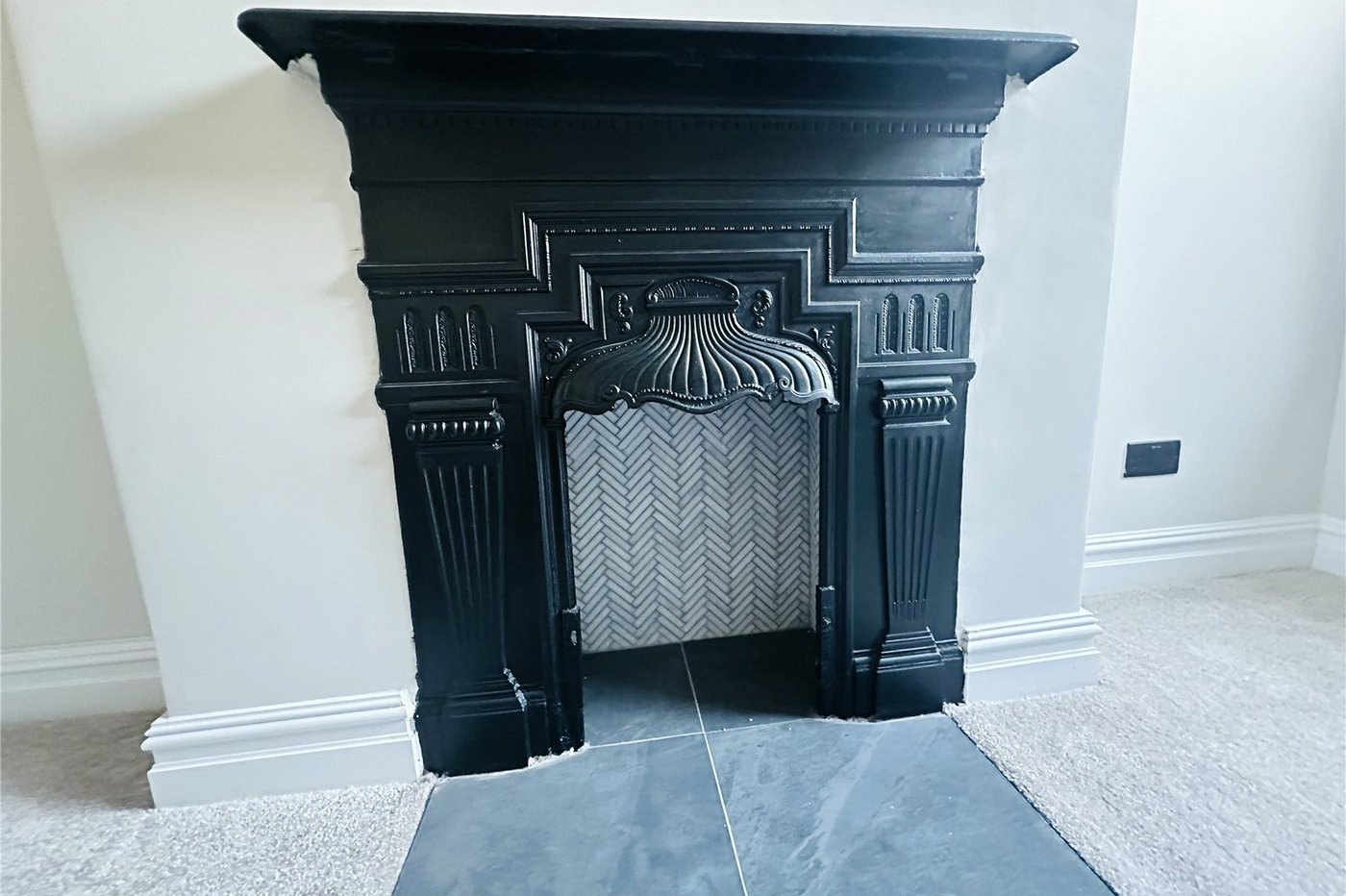 2 bedroom property for sale in London | Robinson Jackson