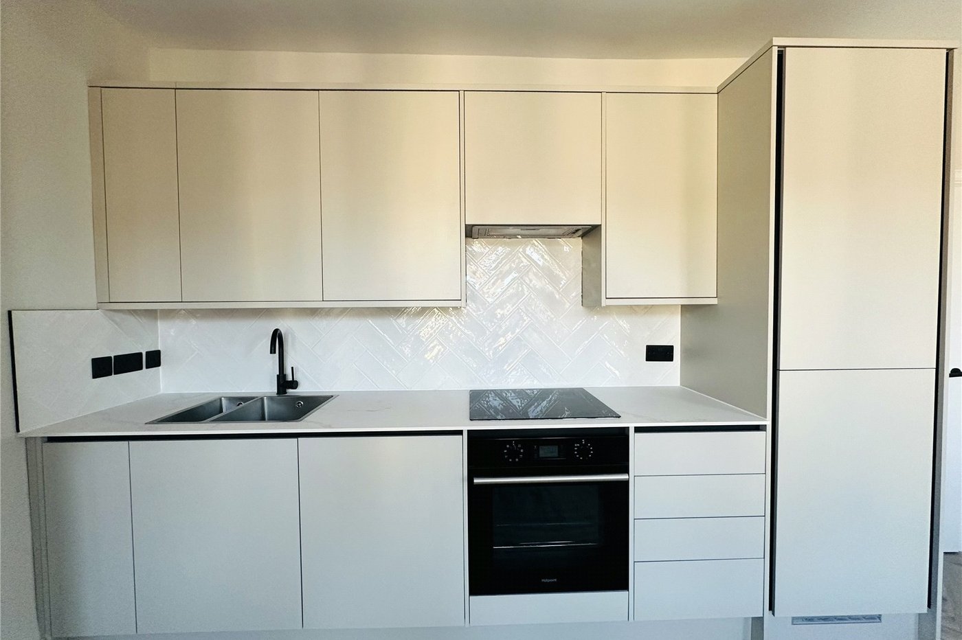 2 bedroom property for sale in London | Robinson Jackson