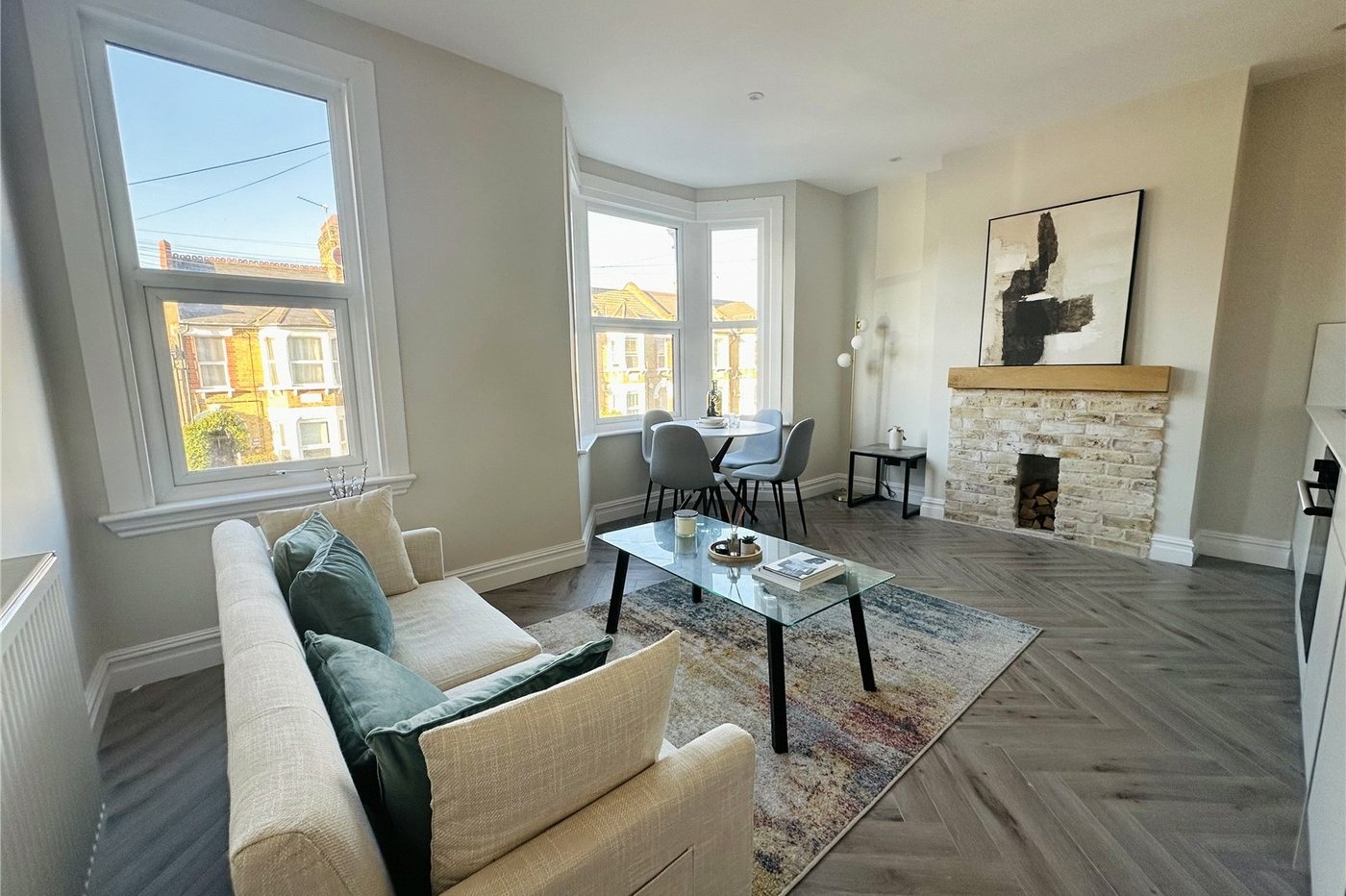 2 bedroom property for sale in London | Robinson Jackson