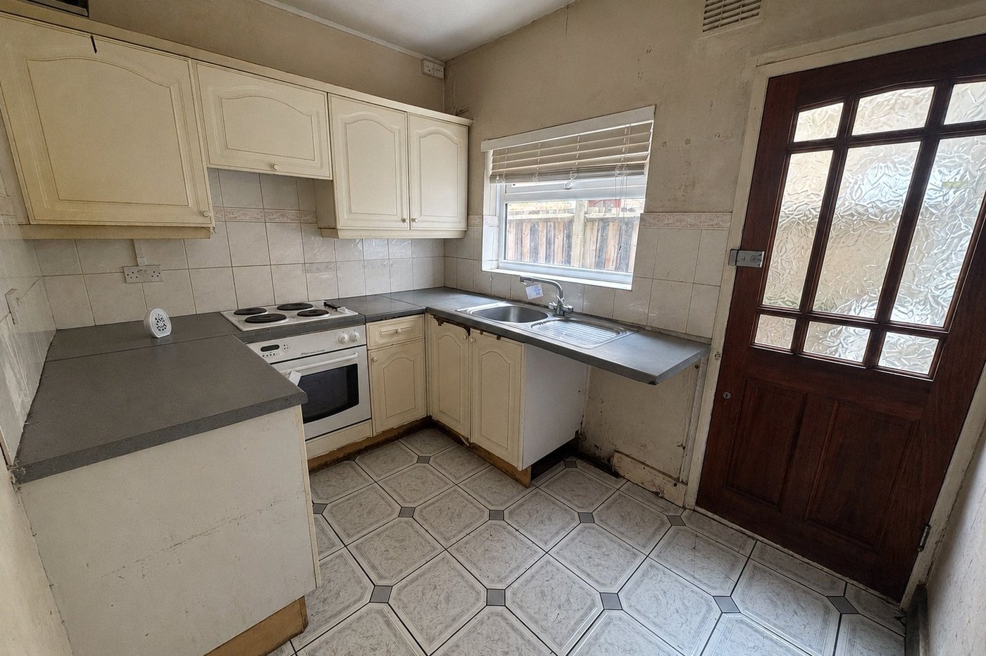 2 bedroom property for sale in London | Robinson Jackson