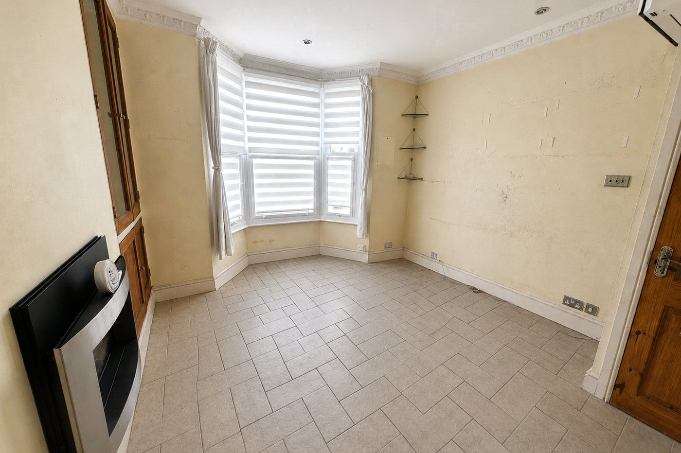 2 bedroom property for sale in London | Robinson Jackson