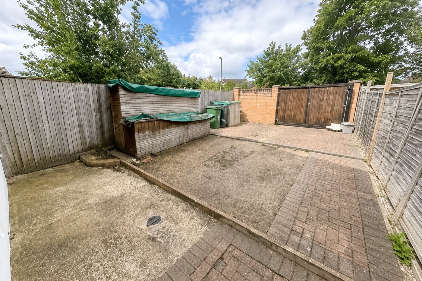 2 bedroom property for sale in London | Robinson Jackson