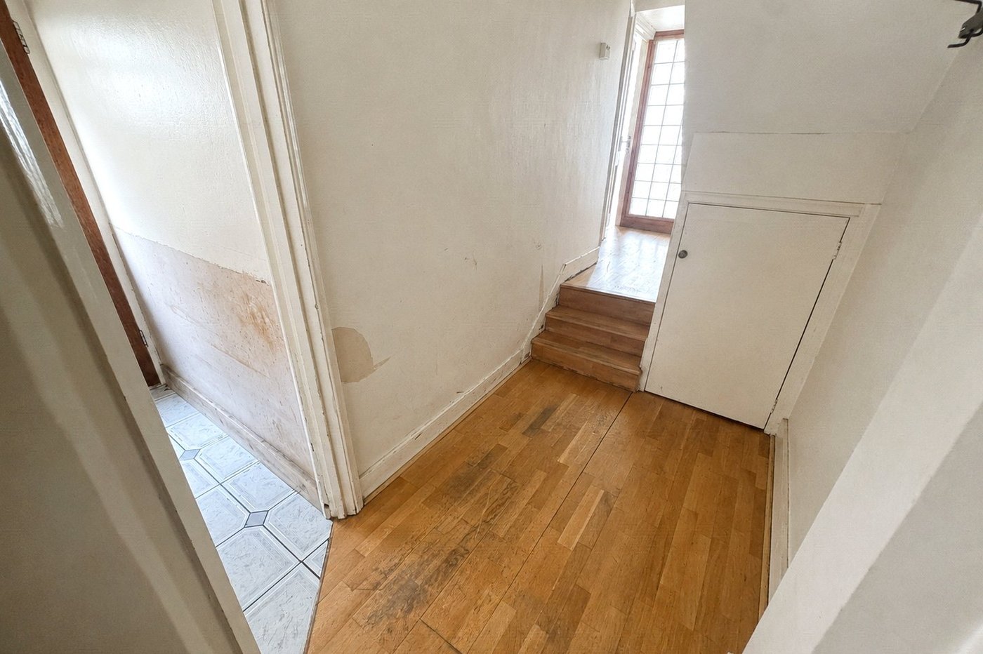 2 bedroom property for sale in London | Robinson Jackson