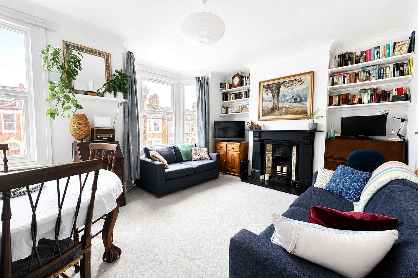 2 bedroom property for sale in London | Robinson Jackson