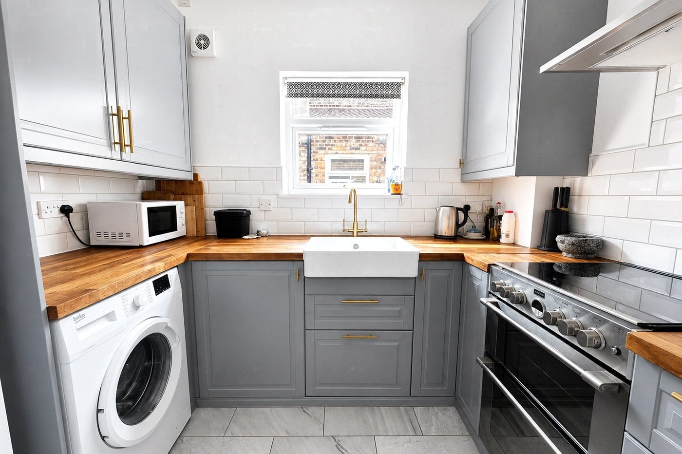 2 bedroom property for sale in London | Robinson Jackson