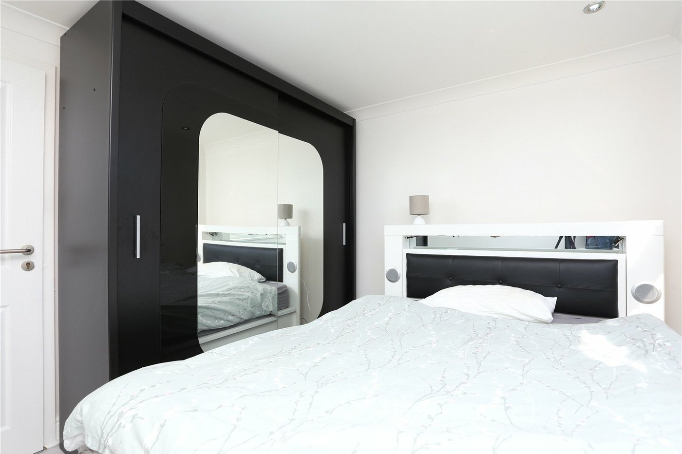 2 bedroom property for sale in Catford | Robinson Jackson