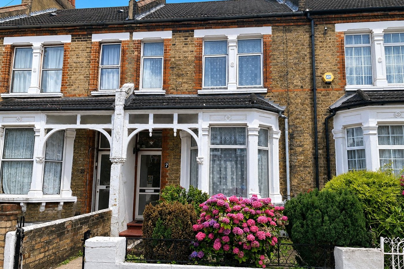 3 bedroom house for sale in Lewisham | Robinson Jackson